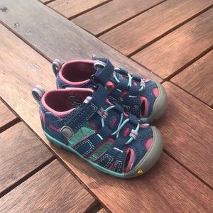 Toddler Girl Size 4 Keen Sandals